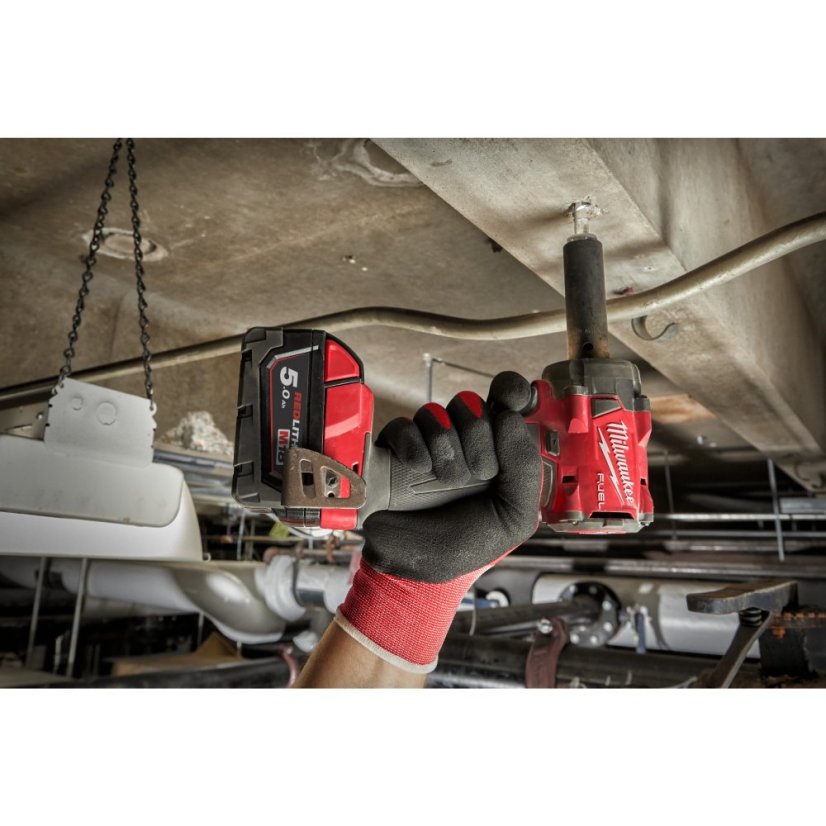 Milwaukee M18 FIW2P12-502X aku kompaktní rázový utahovák 1/2" s aretačním čepem 2x5Ah 4933478447