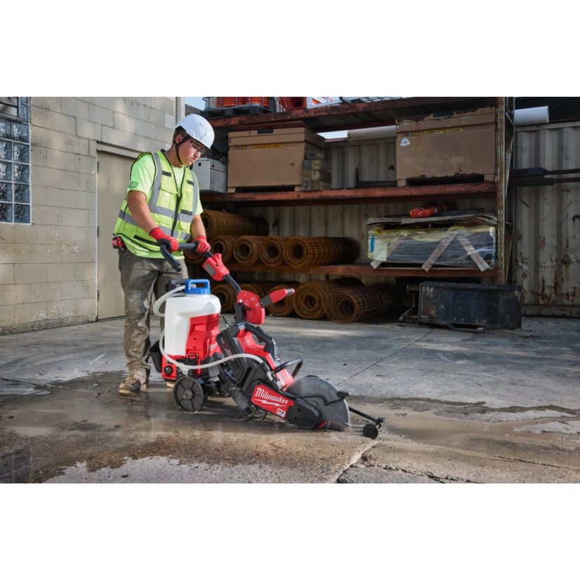 Milwaukee M18 BBPFP2-0 aku  zádový postřikovač bez aku 4933498961