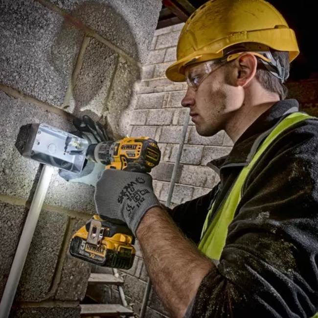 Dewalt DCK865P4T sada aku nářadí 18V XR DCD796, DCF900, DCH273, DCG405, DCS570, DCS367, DCS334, DCS355 4x5,0 Ah