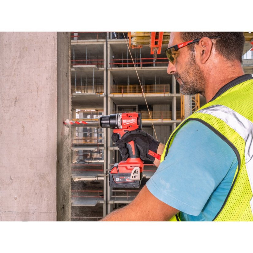 Milwaukee M18 BLPDRC-502C aku příklepová vrtačka 2x5Ah 4933492826