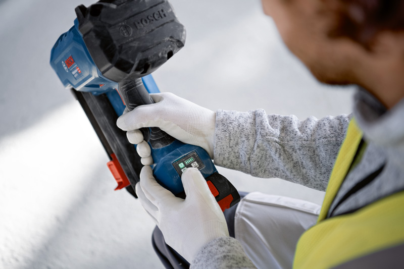 Bosch GNB 18V-38 akumulátorová hřebíkovačka do betonu