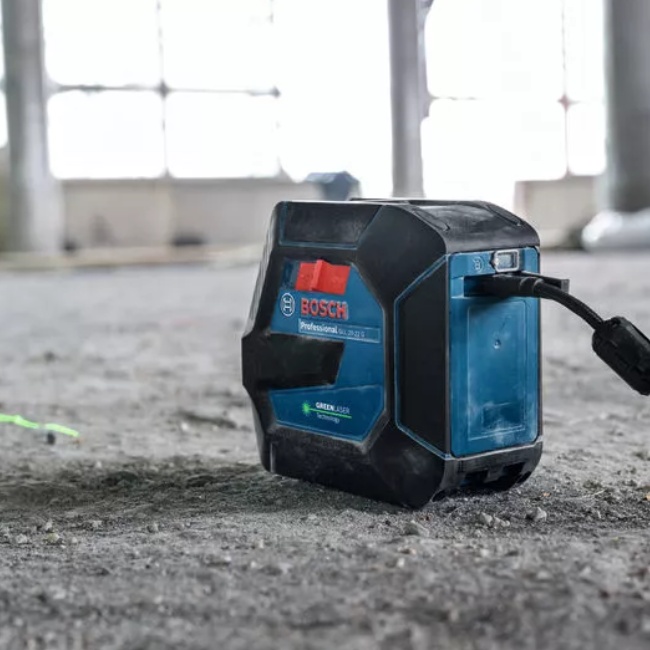 Bosch GLL 20-22 G křížový laser zelený + stativ BT150 0601065601