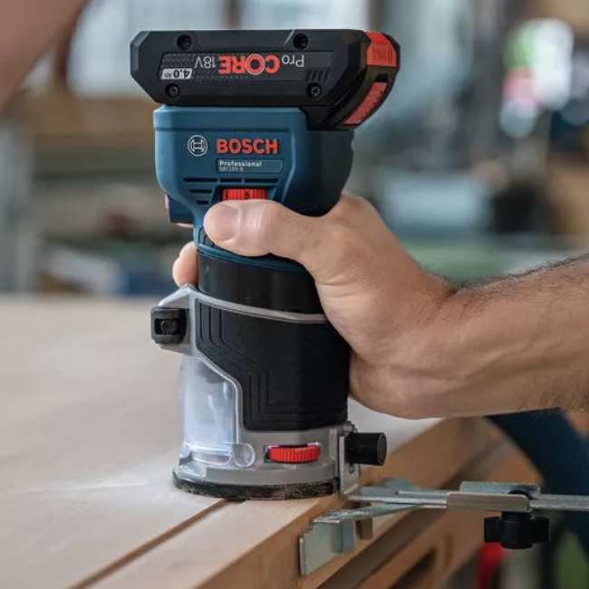 Bosch GKF 18V-8 aku fréza ohraňovací 18V 0.601.6C2.000