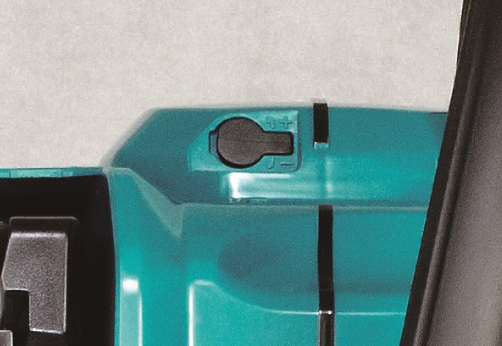 Makita UC022GZ aku řetězová pila 350 mm Li-ion XGT 40V,bez aku Z