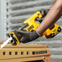 Dewalt DCS367NT aku pila ocaska 18V XR bez aku