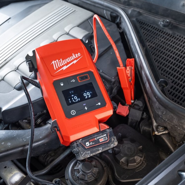 Milwaukee M18 JS2000-0 startovací zdroj bez aku 4933498026