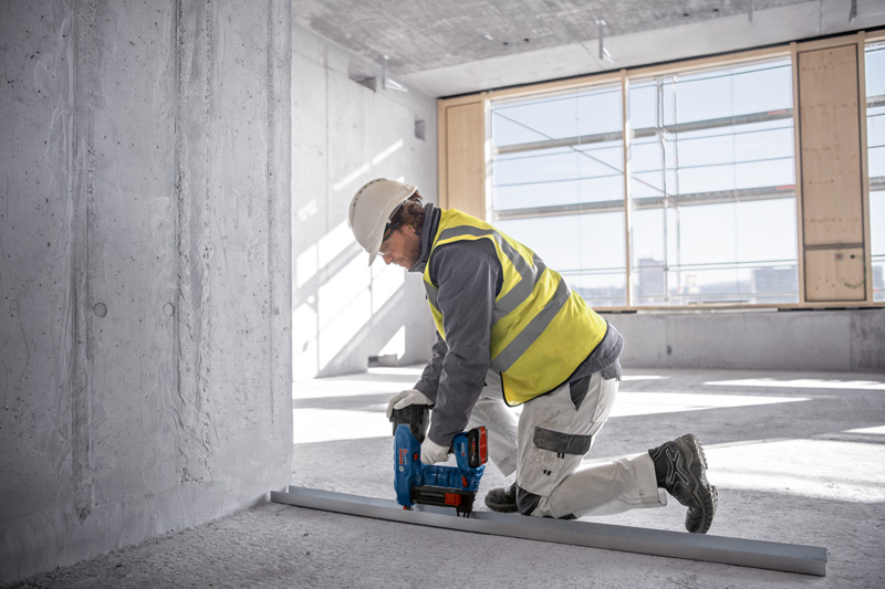 Bosch GNB 18V-38 akumulátorová hřebíkovačka do betonu