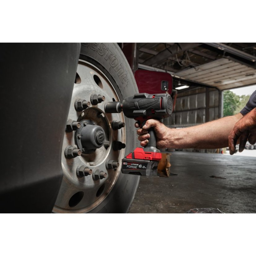 Milwaukee M18 FUEL™ ½″ rázový utahovák s vysokým krouticím momentem a pojistným koužkem 4933492782