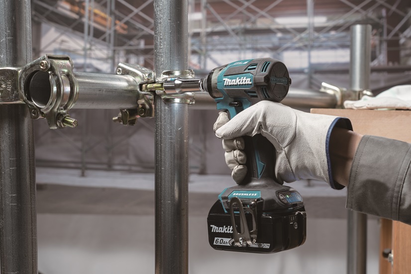 Makita DTD173ZJX2 aku rázový šroubovák 1/4" s příslušenstvím Li-ion LXT 18V bez aku Z