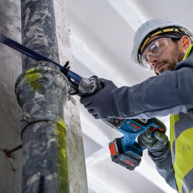 Bosch GSA 18V-28 aku pila ocaska 18 V bez aku 06016C0000