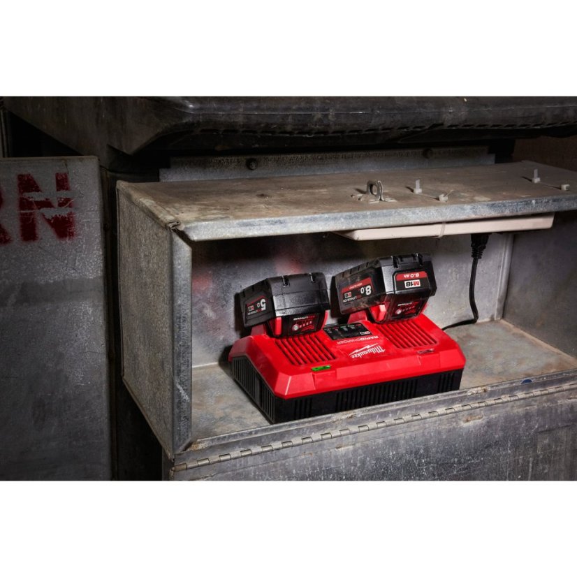 Milwaukee M18 DFC duální rychlonabíječka 18 V 4932472073