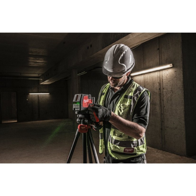 Milwaukee L4 CLL-301C Akumulátorový křížový liniový laser se zeleným paprskem s USB 4933478098