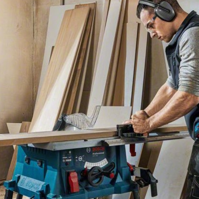 Bosch 0601B45000 GTS 254 stolní pila 254 mm