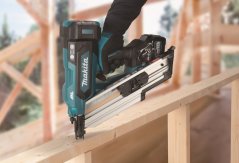 Makita BN001GZ aku hřebíkovačka 50-90 mm 30-34° Li-ion XGT 40V bez aku Z