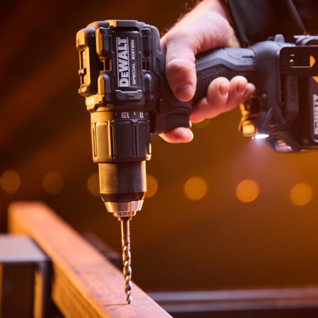 Dewalt DCK5222MP3T aku sada nářadí  DCD86M + DCF86M + DCF92M + DCF99M + DCG45M edice McLaren 18V 3x5Ah