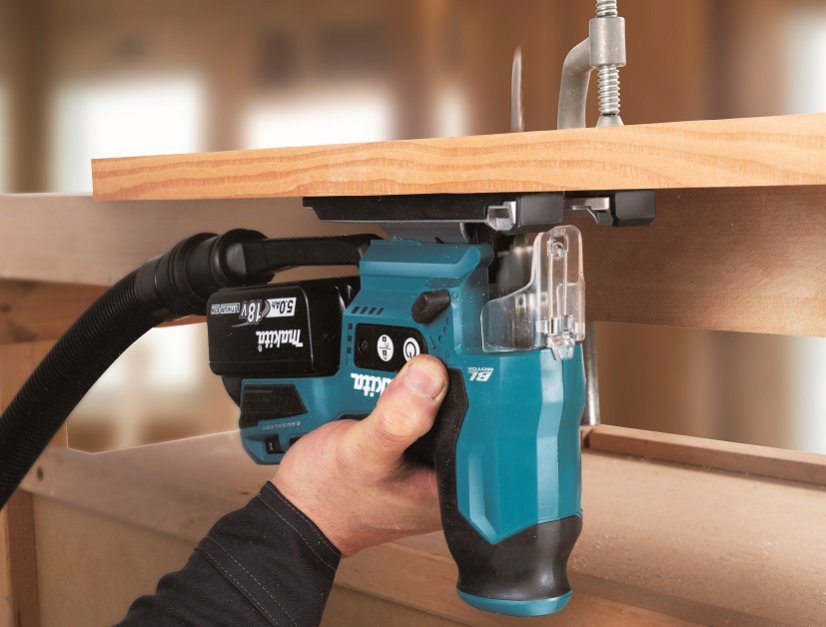 Makita DJV185RTJ aku bezuhlíková přímočará pila Li-ion LXT 18V 2x5,0 Ah