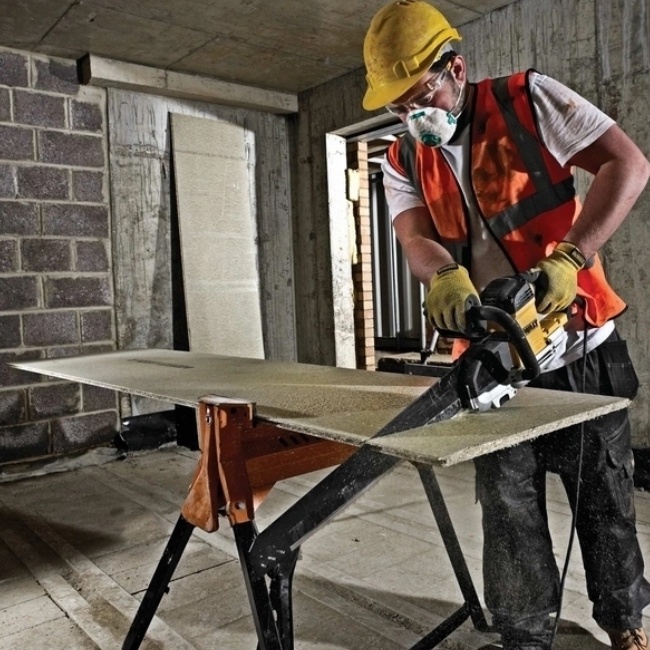 Dewalt DWE397-QS stavební pila Alligator 1700W