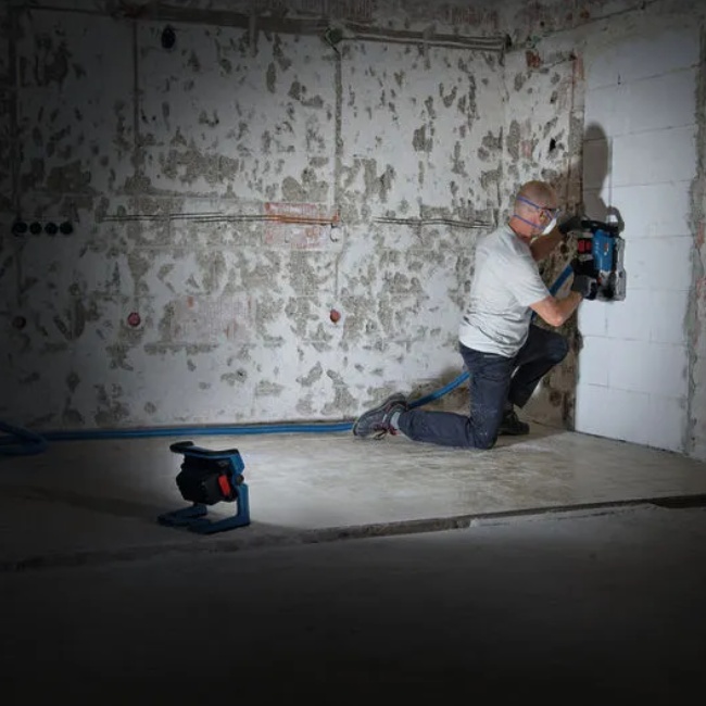 Bosch GLI18V-5000 aku pracovní světlo 18V bez aku 06019P5100