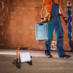 Solight WM-30W-FEQ LED reflektor se sklopným stojanem, 30W, 2700lm, 4000K, kabel se zástrčkou, IP65