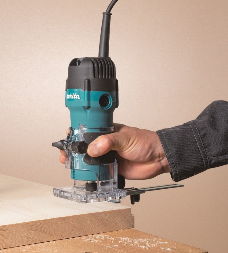 Makita 3711 jednoruční frézka 6mm,530W