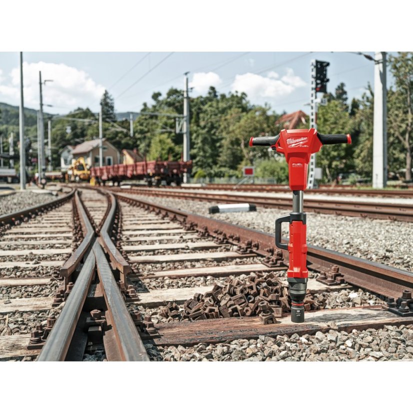 Milwaukee M18 FHIWF1R-0C aku železniční rázový utahovák 1" s pojistným kroužkem bez aku 4933493140