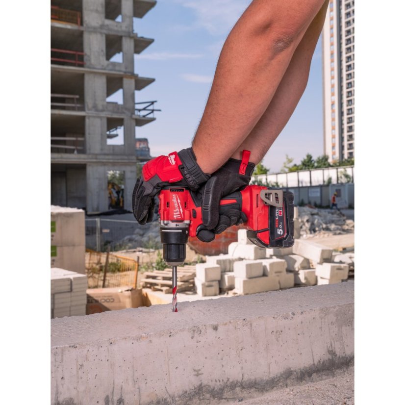 Milwaukee M18 BLPDRC-502C aku příklepová vrtačka 2x5Ah 4933492826