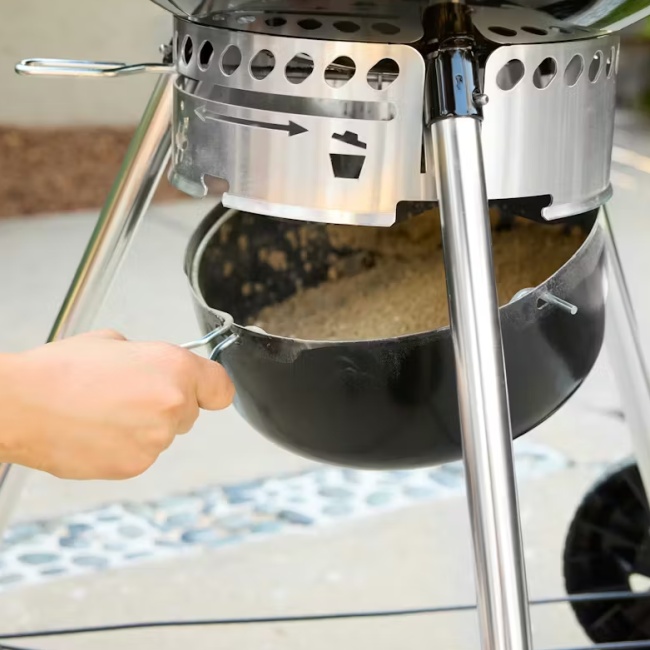 Weber 1502204 Master Touch GBS C-5755 57 cm Slate Blue gril na dřevěné uhlí