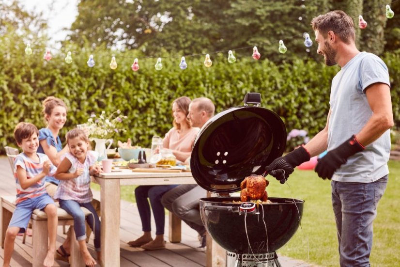 Weber®17401004 Master Touch GBS Premium E-5775 gril na dřevěné uhlí 57 cm