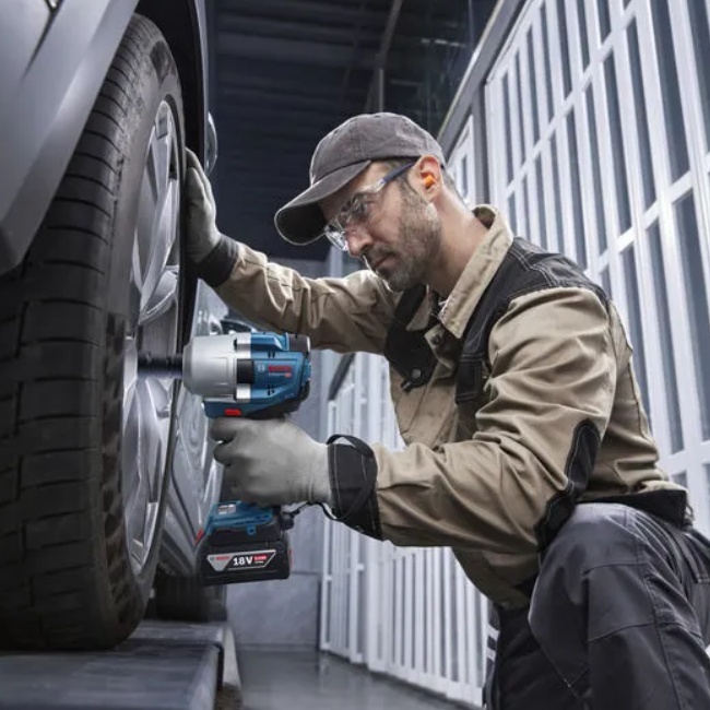 Bosch GDS 18V-780 aku rázový utahovák 1/2" 18V 2x 5Ah 06019P4021