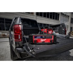 Milwaukee M18™ PRCDAB+-0 PACKOUT™ rádio nabíječka 4933472112