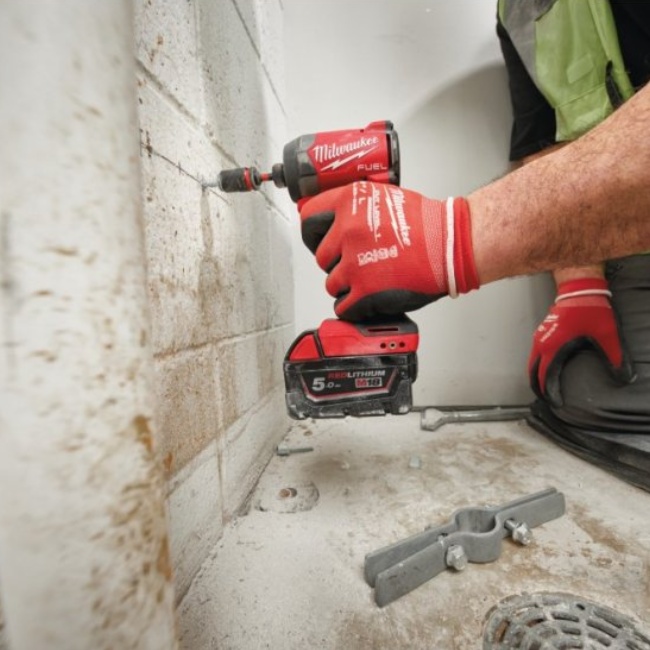 Milwaukee ELVINSET32 M18 FID3-502X aku rázový utahovák HEX 1/4" 226 Nm + 10 dílná sada vrtáků 2x 5Ah  M18 B5 4933479865
