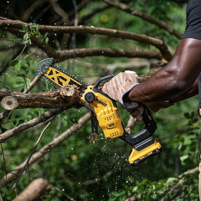DeWALT DCMPS520N aku řetězová prořezávací pila 20cm 18V XR bez aku