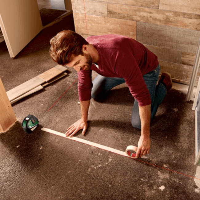 Bosch UniversalLevel 3 křížový laser + stativ TT150 0603663905