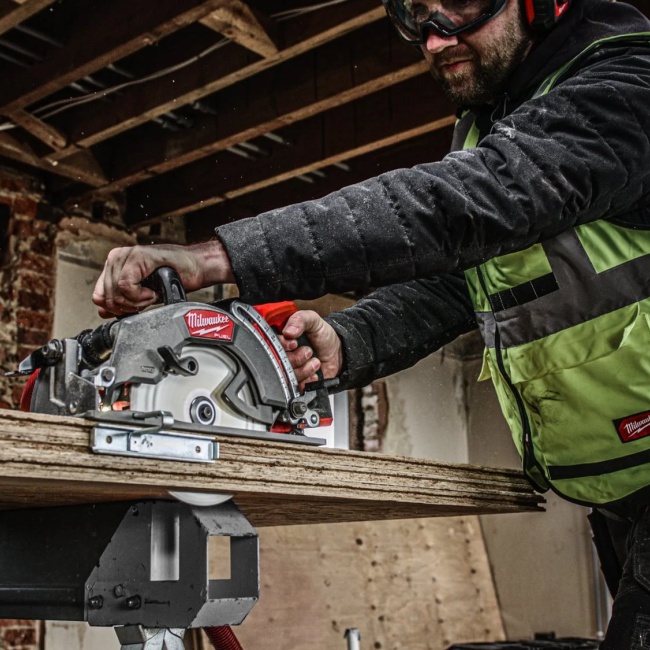 Milwaukee M18 FCSRHO190-0 aku kotoučová pila ONE-KEY se zadní rukojetí 190 mm bez aku 4933500787