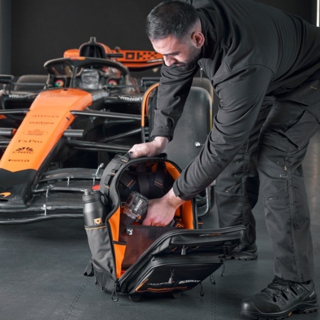 Dewalt DWST60101-9 batoh s kolečky a teleskopickou rukojetí limitovaná edice McLaren