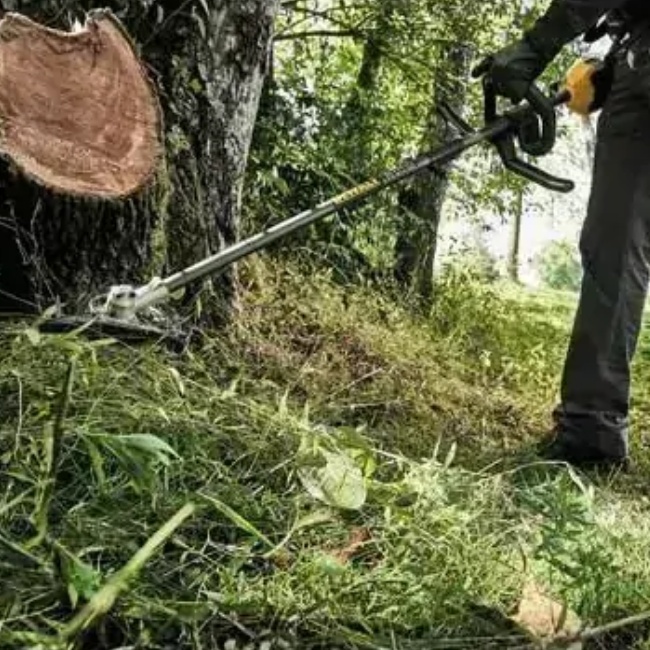 Dewalt DCMASBC1N křovinořezový nástavec pro motorovou jednotku Split Boom DCMAS5713