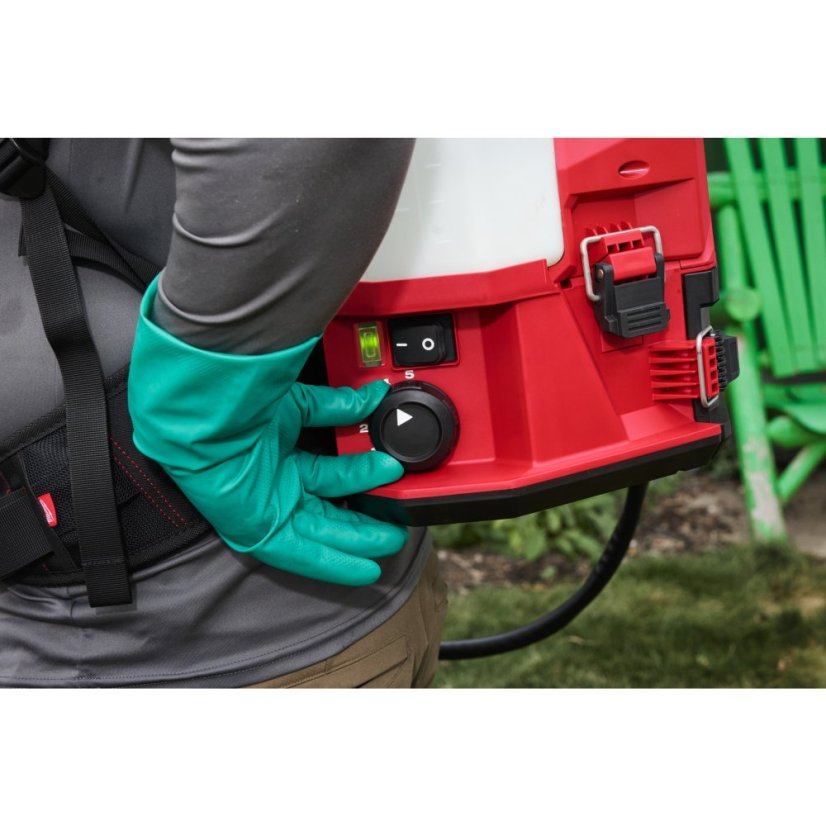 Milwaukee M18 BBPFP2-0 aku  zádový postřikovač bez aku 4933498961