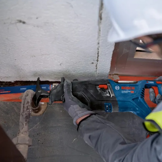 Bosch GSA 18V-28 aku pila ocaska 18 V bez aku 06016C0000