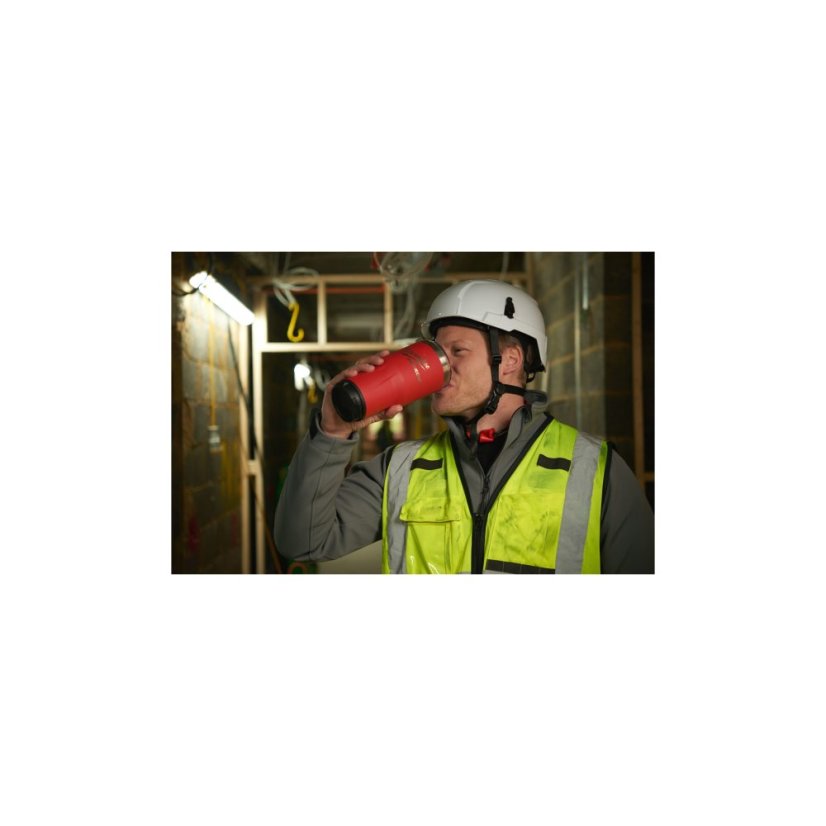 Milwaukee hrnek 887 ml PACKOUT™4932479075