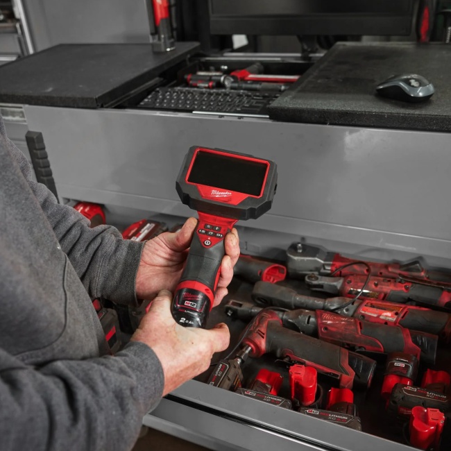 Milwaukee M12 ATB-0C inspekční kamera pro automechaniky bez aku  4933501239