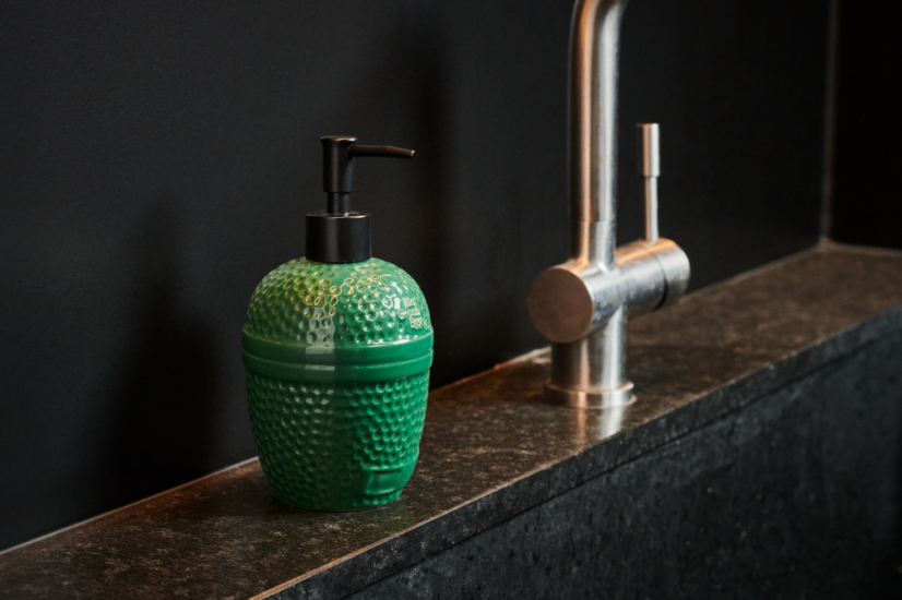 Big Green Egg dávkovač mýdla 818320