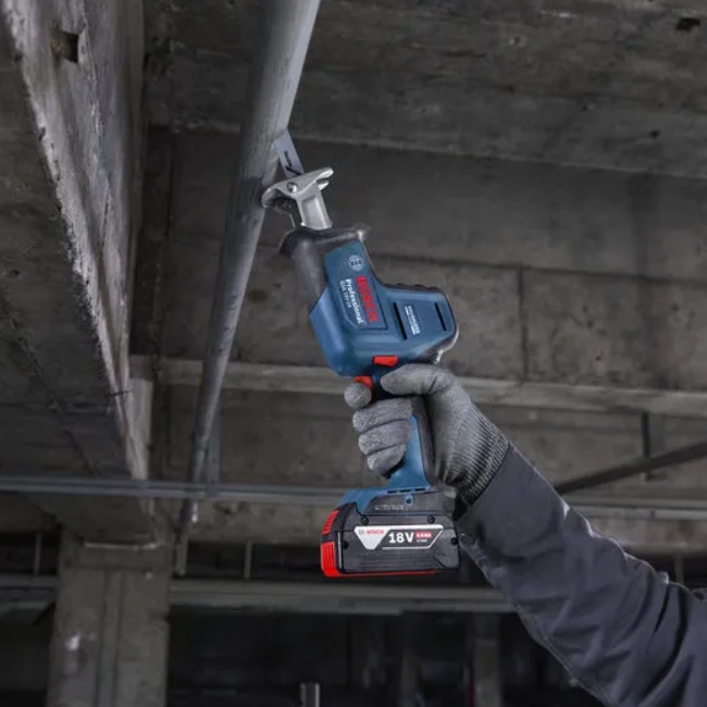 Bosch GSA18V-24 aku pila ocaska 18 V bez aku 06016A5101