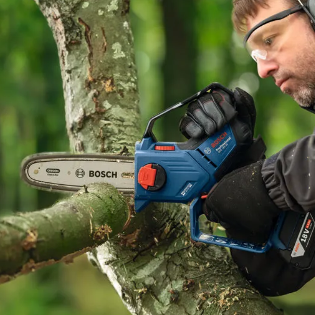 Bosch GKE 18V-20 aku řetězová pila 20cm 18V bez aku 06008D7100