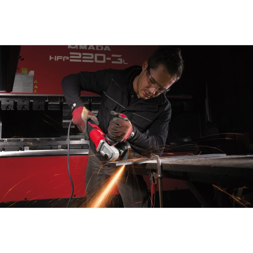 Milwaukee AGV 15-125XE úhlová bruska 125mm AVS 4933428127