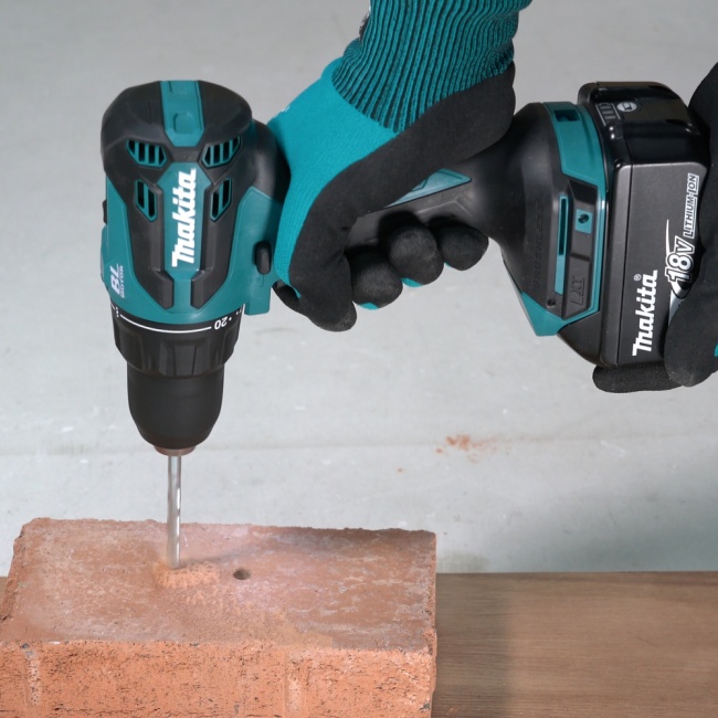 Makita DLX2537SJ aku sada DHP490+DTD153 Li-ion LXT 18V 2x3Ah