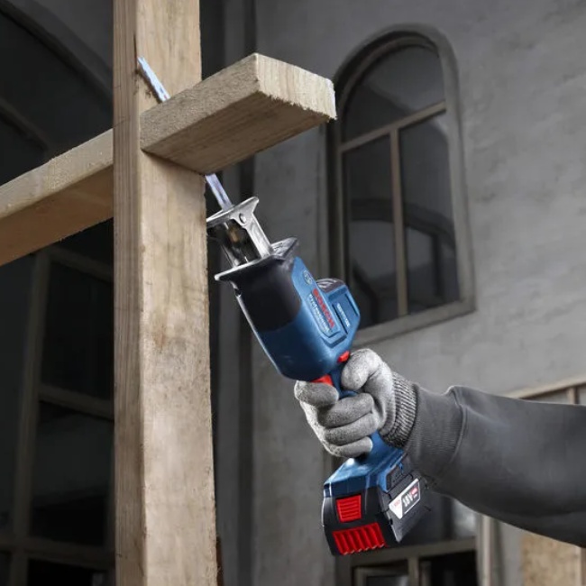 Bosch GSA18V-24 aku pila ocaska 18 V bez aku 06016A5101