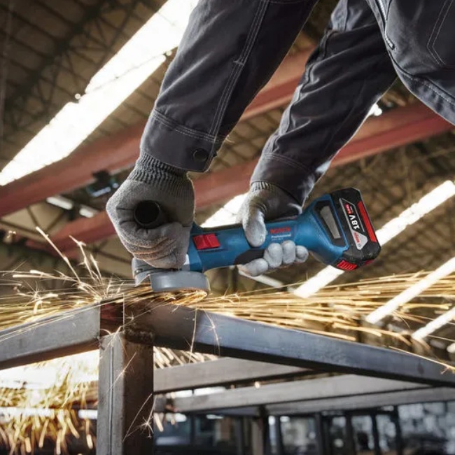 Bosch GSR 18V-65+GBH 18V-22+GWS 18V-8 aku sada nářadí 18V 2x 4Ah 0615A50094