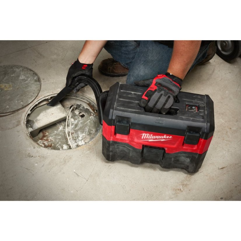 Milwaukee M18 VC2-0 aku vysavač pro mokré i suché vysávání bez aku 4933464029