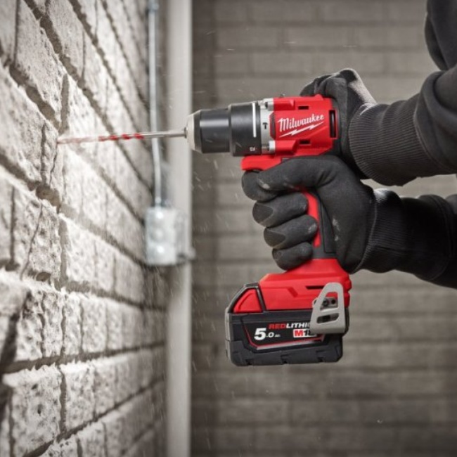 Milwaukee ELVINSET27 M18 BLPDRC-502C aku příklepová vrtačka + M18 FSAG125X-0 aku uhlová bruska 125 mm 2x 5 Ah M18 B5