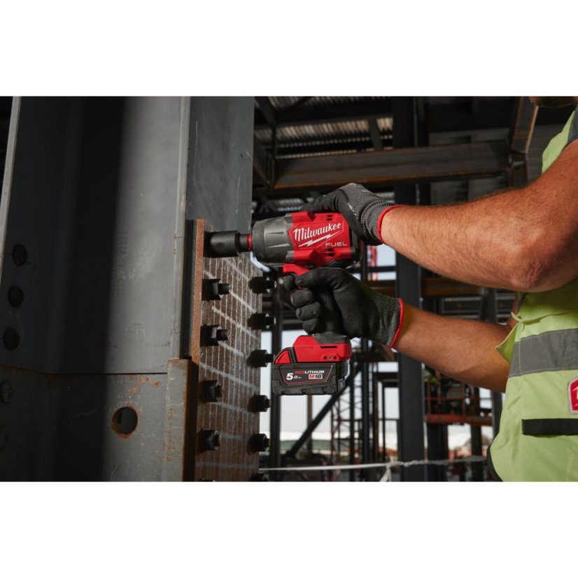 Milwaukee M18 FUEL™ FHIW2F12-502X rázový utahovák s vysokým krouticím momentem a pojistným koužkem 4933492783